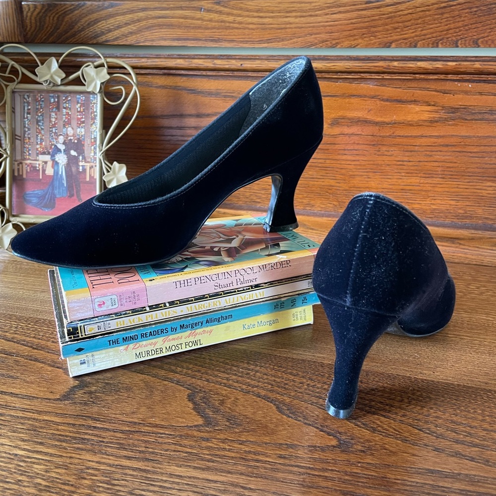 Black velvet heels.
